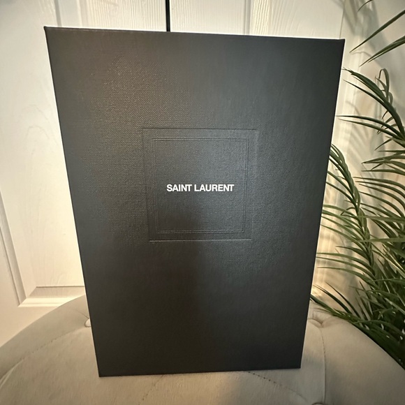 SAINT LAURENT CASSANDRE LEATHER CLUTCH - Picture 8 of 14